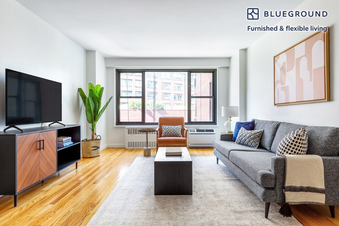 145 4th Ave in New York, NY - Building Photo