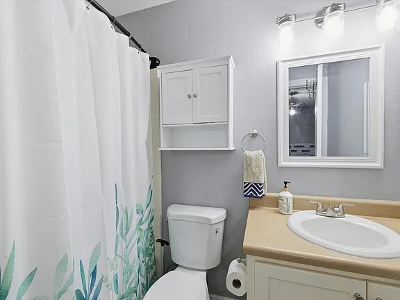 47 Meadowlark Dr in Crawfordville, FL - Building Photo - Building Photo