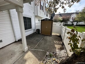 22277 Atlantic Pointe in Farmington Hills, MI - Building Photo - Building Photo