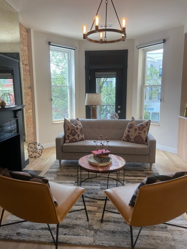 1015 N California Ave in Chicago, IL - Building Photo - Building Photo