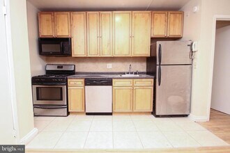 320 S 15th St in Philadelphia, PA - Building Photo - Building Photo