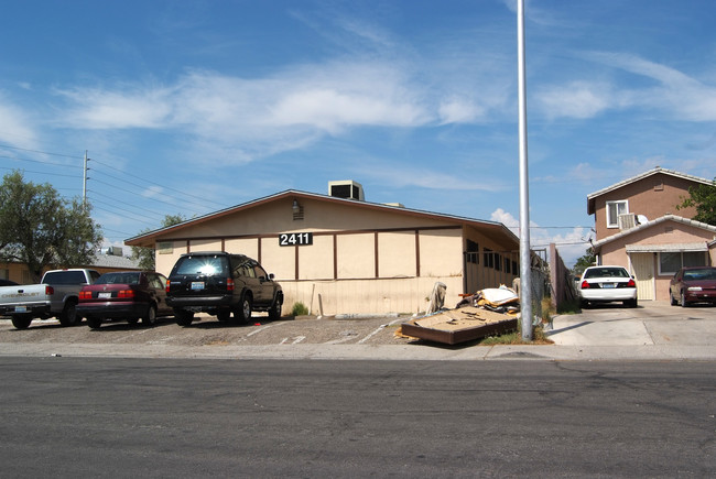 2411 Crawford St in North Las Vegas, NV - Building Photo - Building Photo