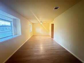 1937 Arcadia Dr in Sugar Land, TX - Building Photo - Building Photo