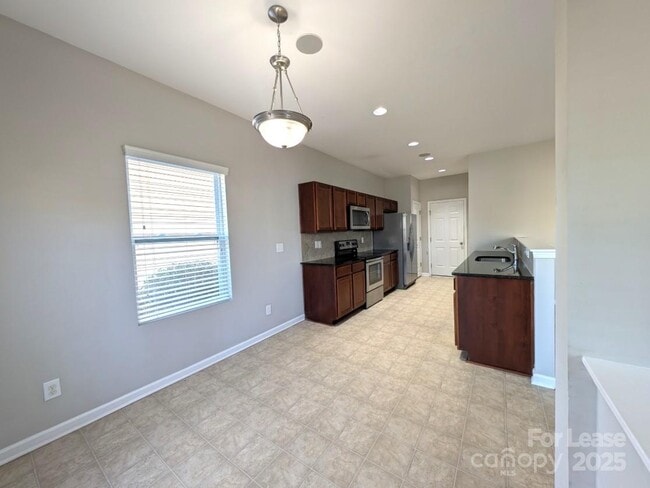 10814 Derryrush Ave in Charlotte, NC - Building Photo - Building Photo