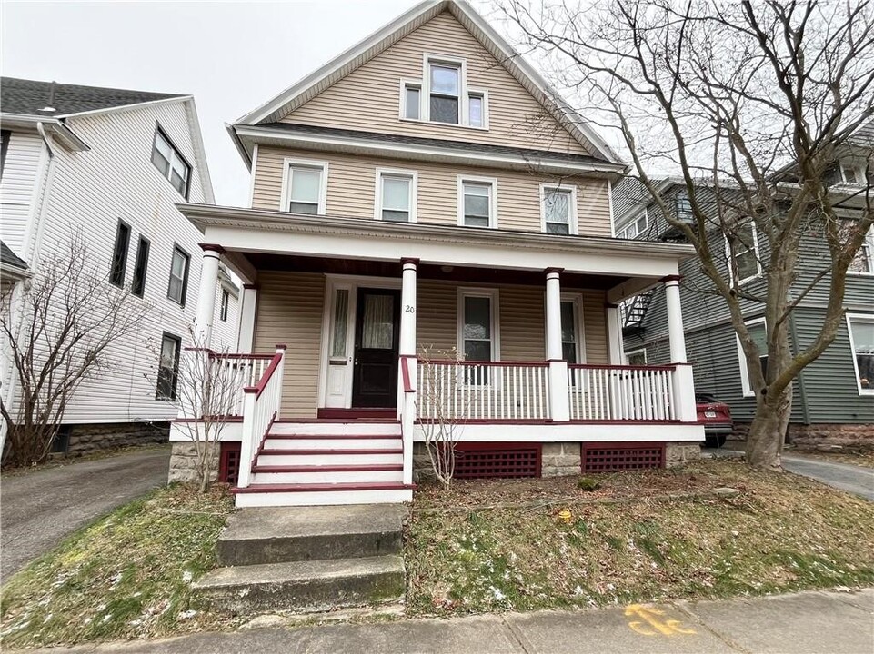 20 Sumner Park in Rochester, NY - Building Photo