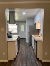 1401 Airline Dr, Unit B in College Station, TX - Foto de edificio - Building Photo