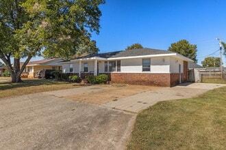 104 Colorado Ave in Muscle Shoals, AL - Building Photo - Building Photo