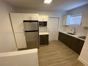 11310 Peachtree Dr in Miami, FL - Building Photo - Building Photo
