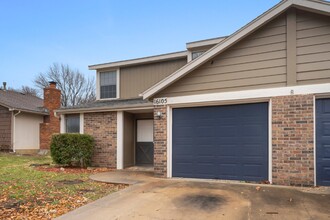 16105 W 141st Terrace in Olathe, KS - Foto de edificio - Building Photo
