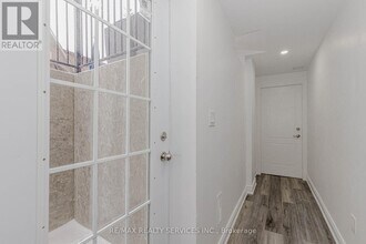 132 Bloomsbury Ave in Brampton, ON - Building Photo - Building Photo