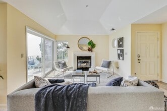 523 Green Ridge Dr in Daly City, CA - Building Photo - Building Photo