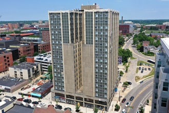 University Towers - UofM Student Housing in Ann Arbor, MI - Foto de edificio - Building Photo