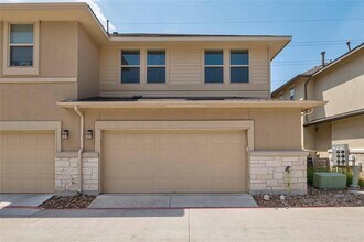 6814 E Riverside Dr in Austin, TX - Building Photo - Building Photo