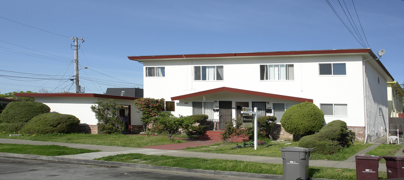 1231-1237 141st Ave in San Leandro, CA - Building Photo