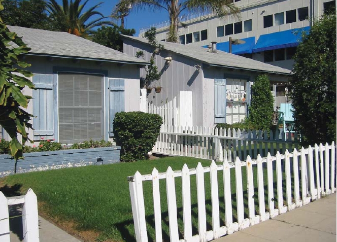 Nautilus Apartments in La Jolla, CA - Building Photo