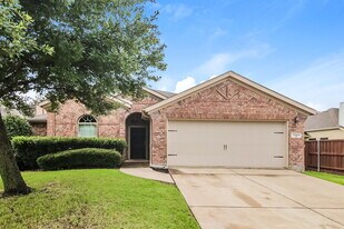 1404 Nightingale Dr in Aubrey, TX - Building Photo