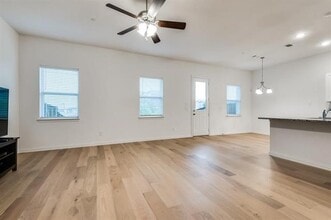 1935 Bethlehem St in Irving, TX - Building Photo - Building Photo