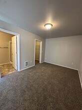 2019 SW Canyon Dr in Redmond, OR - Building Photo - Building Photo