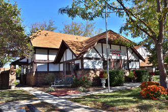 Lincoln Meadows Apartments in Wichita, KS - Building Photo - Building Photo