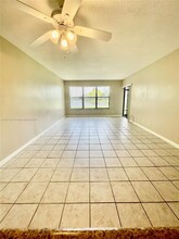 2309 S Cypress Bend Dr, Unit 113C NICE UNIT 1 BEDROOM in Pompano Beach, FL - Building Photo - Building Photo