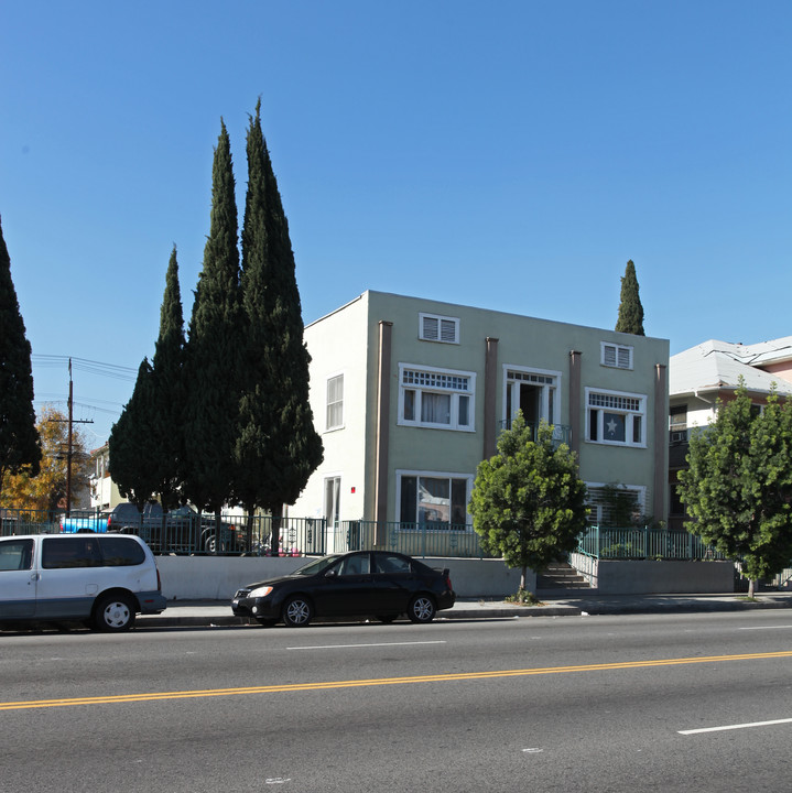 1217 S Hoover St in Los Angeles, CA - Building Photo