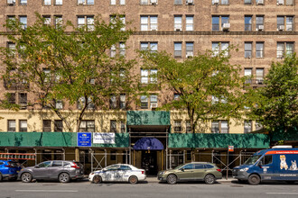21-33 W 96th St in New York, NY - Foto de edificio - Building Photo