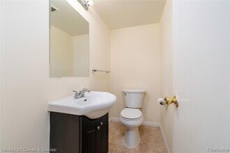 44543 Savery Dr in Canton Township, MI - Building Photo - Building Photo