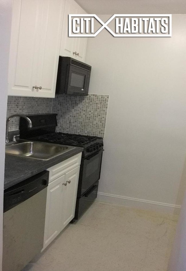 62-59 108th St-Unit -3C in Queens, NY - Building Photo - Building Photo