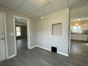 1927 Airline Ave in Toledo, OH - Building Photo - Building Photo