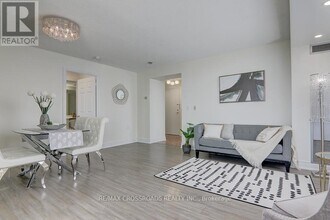 2627 McCowan Rd in Toronto, ON - Building Photo - Building Photo