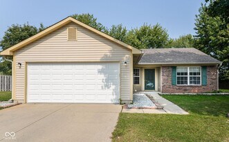 776 Alvey Ct in Greenwood, IN - Building Photo