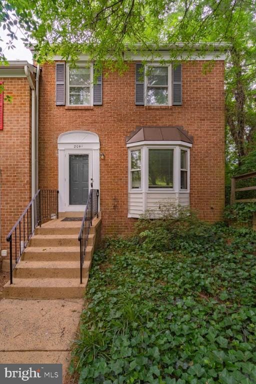property at 2041 S Glebe Rd