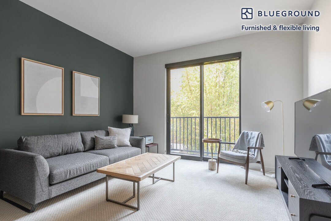 388 Santana Row in San Jose, CA - Building Photo
