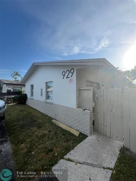 929 NW 3rd Ave in Fort Lauderdale, FL - Building Photo