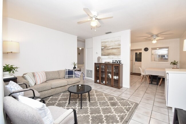 2060 NW 34th Ave in Gainesville, FL - Building Photo - Building Photo