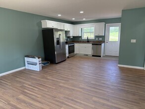 9110 New Jackson Hwy in Magnolia, KY - Building Photo - Building Photo