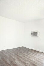 5837 Virginia Ave in Los Angeles, CA - Building Photo - Building Photo