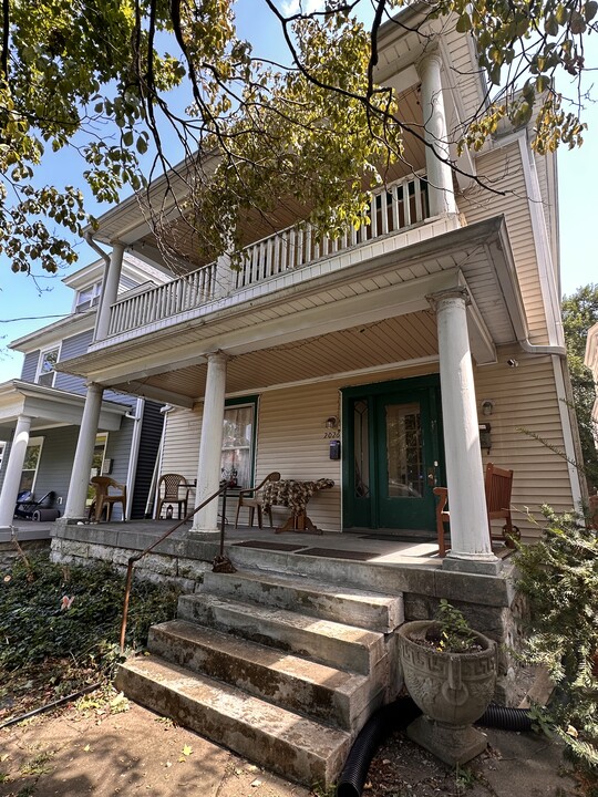2026 Alta Ave, Unit Alta in the Highlands in Louisville, KY - Foto de edificio