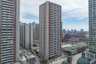 545 Sherbourne in Toronto, ON - Building Photo