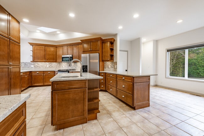 8975 Snowy Owl Ln in Blaine, WA - Building Photo - Building Photo