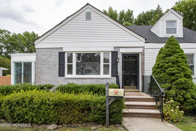 65 Little Silver Pkwy in Little Silver, NJ - Building Photo - Building Photo