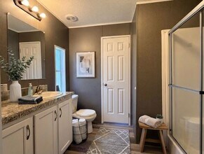 18118 US-41 in Lutz, FL - Building Photo - Building Photo