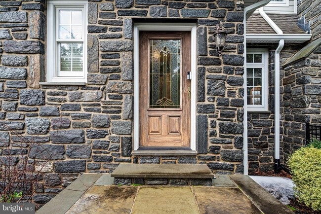 property at 2 Greystone Cir