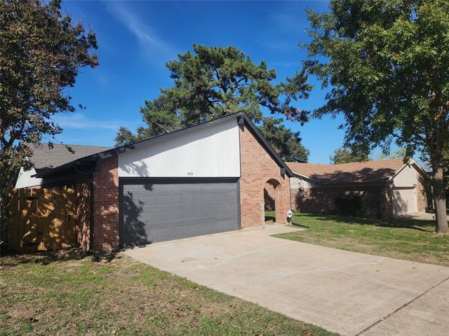 3808 Sugar Ridge Rd in Fort Worth, TX - Building Photo