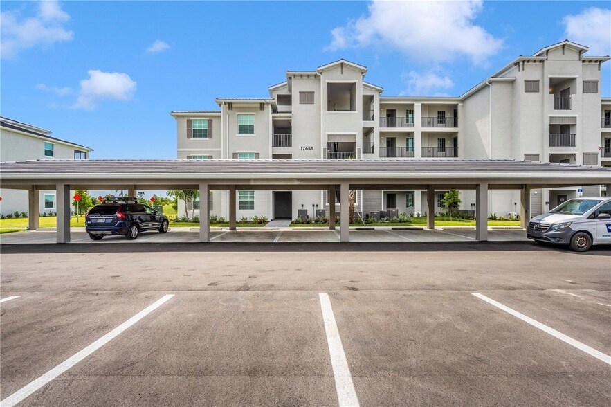 17655 Opal Sand Dr, Unit 208 in Venice, FL - Building Photo
