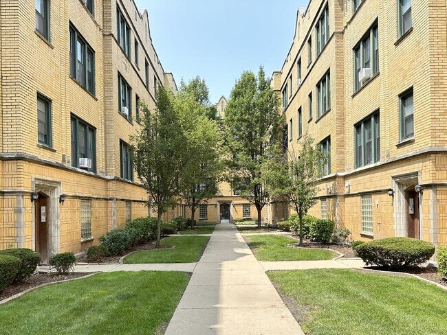 property at 2332 N Spaulding Ave