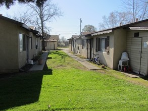 1705 Kenwood St in Sacramento, CA - Building Photo - Building Photo