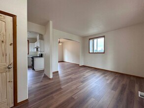 3437 SW 2nd St in Gresham, OR - Building Photo - Building Photo