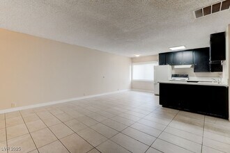 698 Northrop Ave in Las Vegas, NV - Building Photo - Building Photo