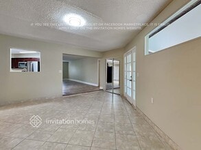 2046 Ryan Way in Winter Haven, FL - Foto de edificio - Building Photo